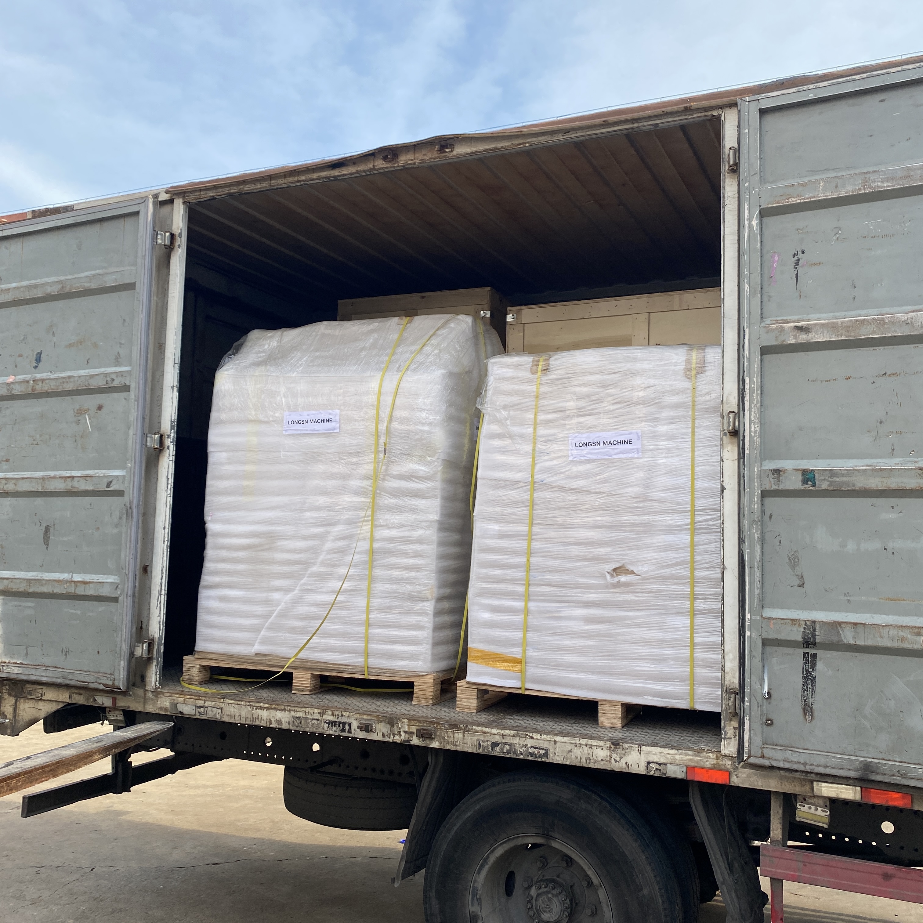 Machine de doublure de capuchon 