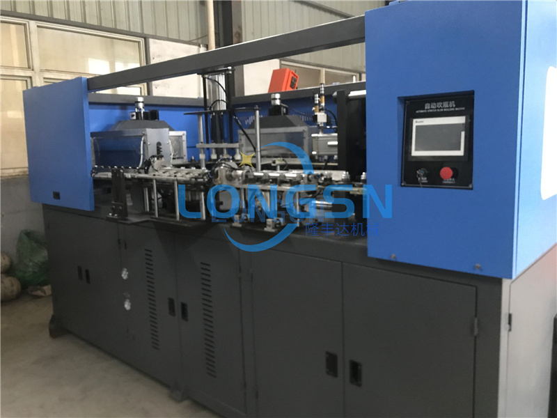 Machine de soufflage de bouteille d'animaux