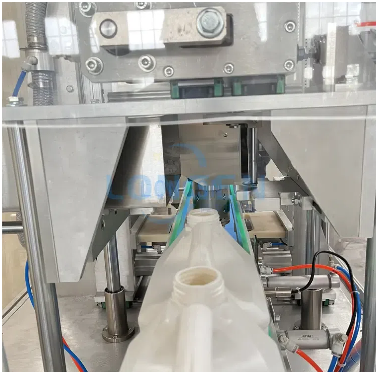 Machine de coupe &agrave; col bouteille