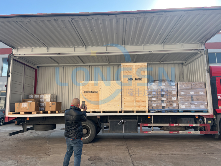 Insertion de coupe de la doublure de capuchon