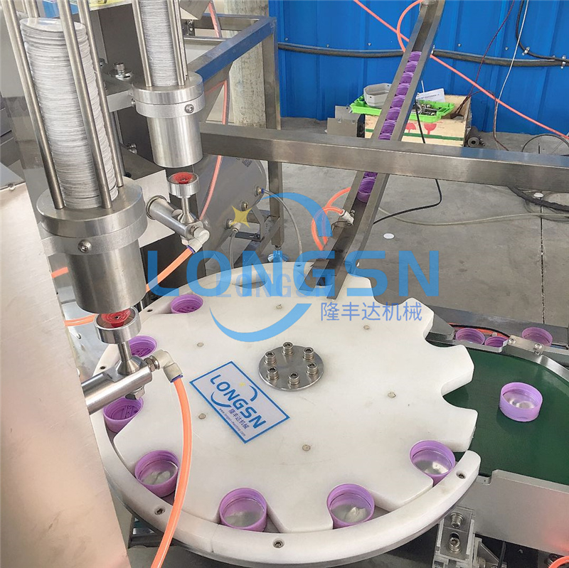 Machine d'insertion automatique de bourre de machine de garniture de couvercle de machine d'ouate de chapeau de fournisseur de la Chine